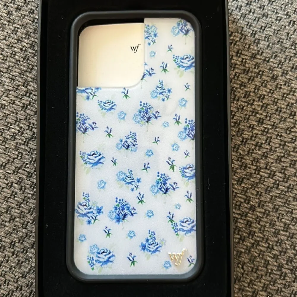 NWT wildflower iphone 14 pro max case blue floral